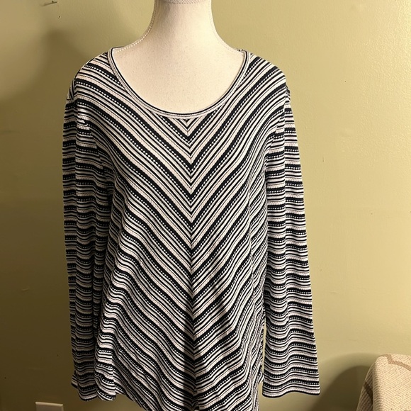 Chico’s Hummingbird Stripe Scoop-Neck long sleeve top - Picture 1 of 15